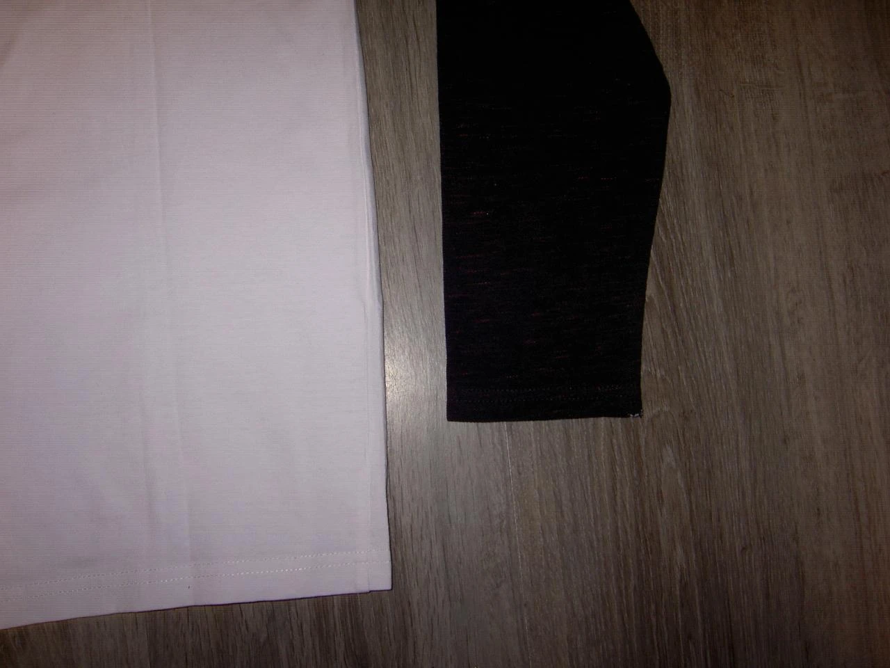 CAMISETA ML BRANCA E PRETA CHINA - BIZZBEE - TAMANHO XS - n°01 – photo 12